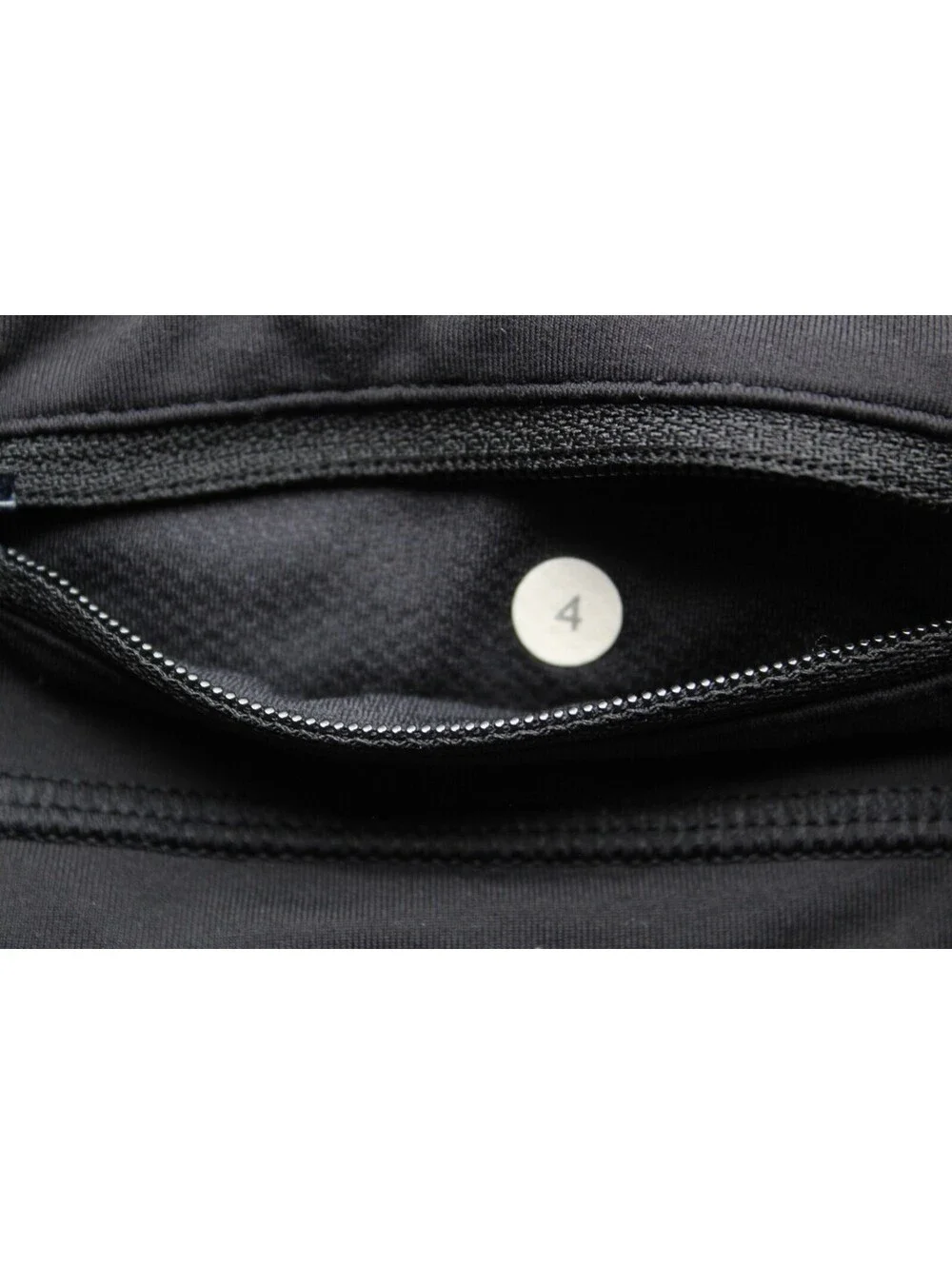 Lululemon  Black/Silver Textured Wave Run: Inspire Crop II All Luxtreme ~4~